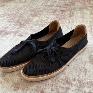 UGG Navy Low Rise Breathable Sneakers | Espadrille with Tan Sole Size 8.5
